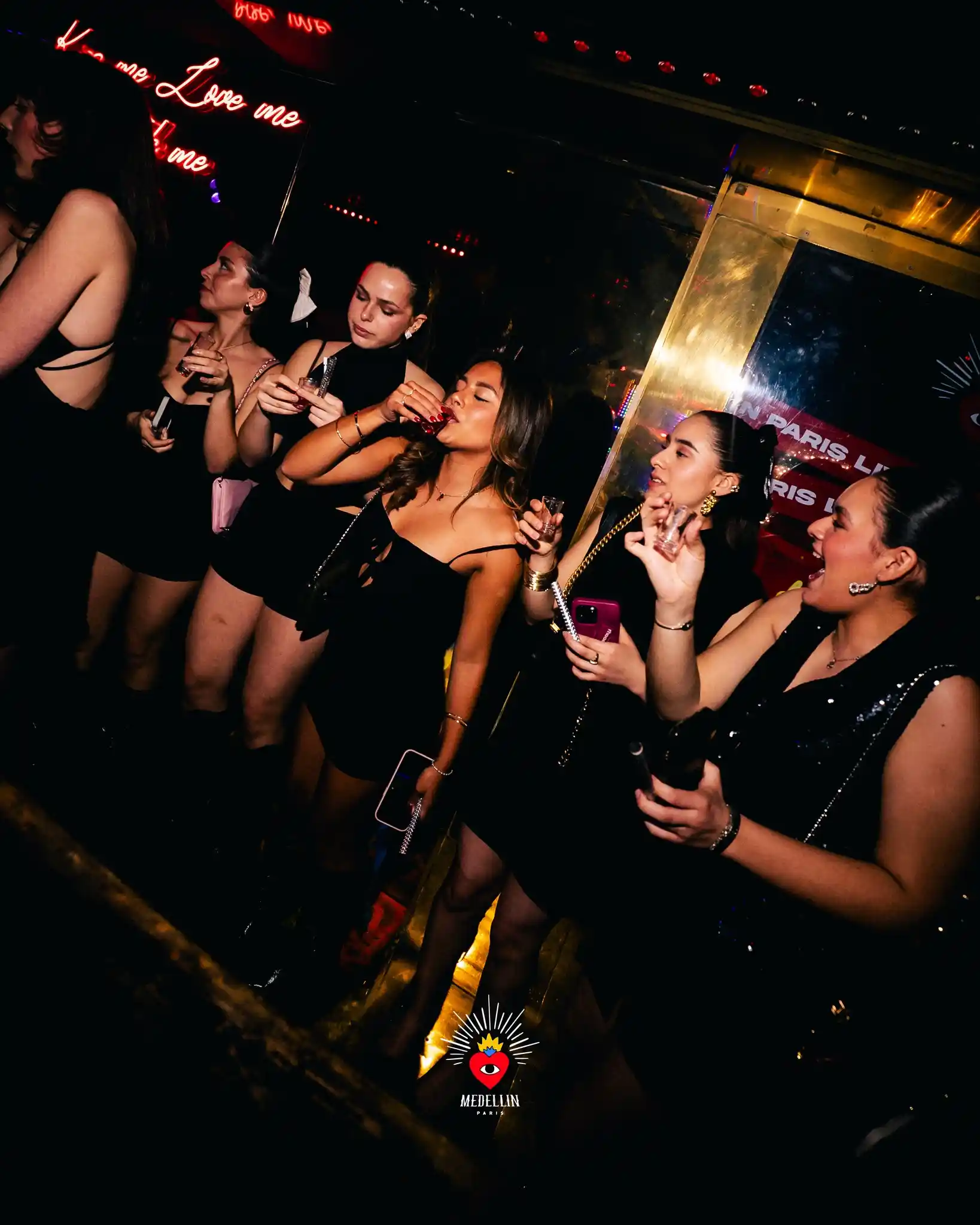 Medellin Paris discothèque club bar Medellin Paris discothèque club bar